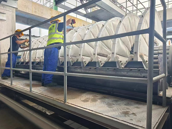 Vákuový disk filter Vákuový disk filter